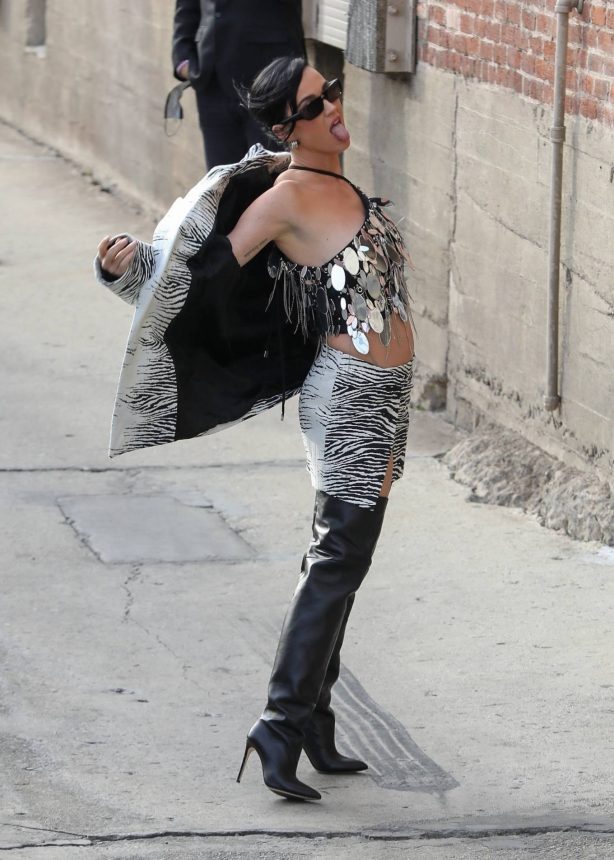 Katy Perry - Arrives for an appearance on Jimmy Kimmel Live in Hollywood