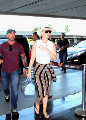 Katy Perry - Arriving at Airport in Rio de Janeiro