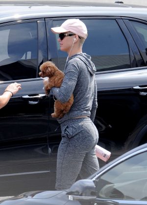 Katy Perry - Arriving at the studio in Los Angeles