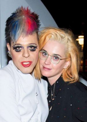 Katy Perry Debuts New Hair Color in Palm Springs