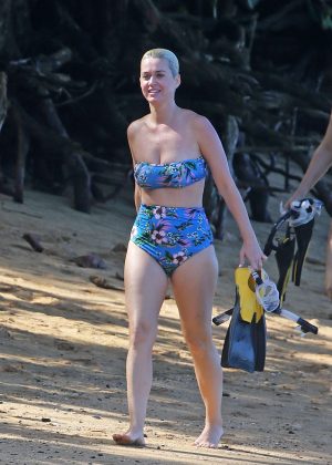 Katy Perry in Floral Print Bikini on the beach in Hawaii