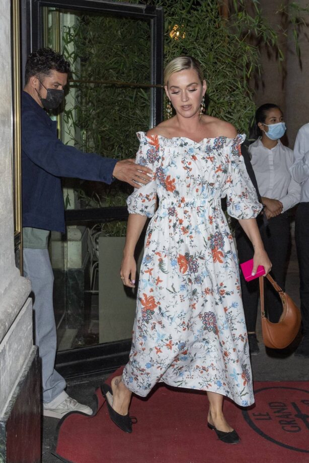 Katy Perry - In floral summer dress seem at Le Grand Véfour in Paris