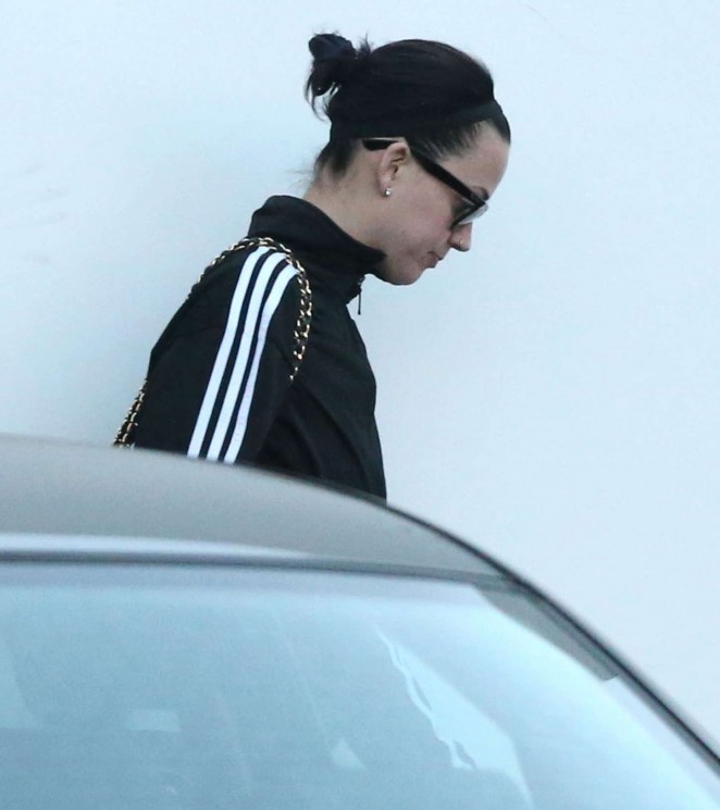 Index of /wp-content/uploads/photos/katy-perry/leaving-an-office ...