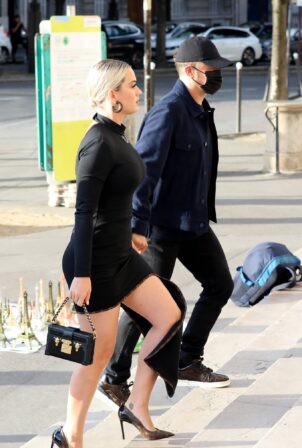 Katy Perry - Pictured at La Girafe Restaurant in Paris