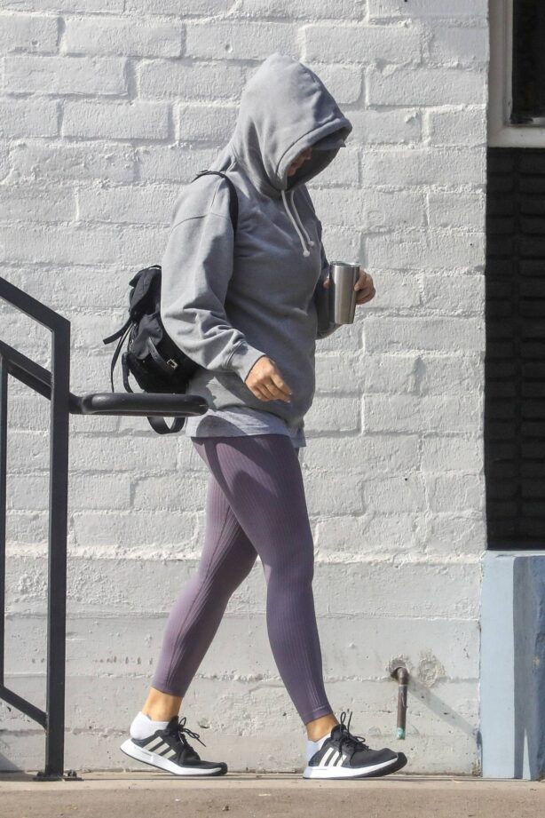 Katy Perry - Seen at a Skin Care Clinic in Beverly Hills