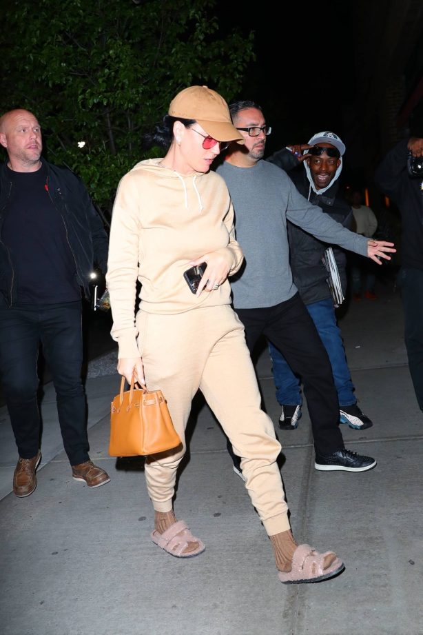 Katy Perry - Seen while arriving at her New York hotel
