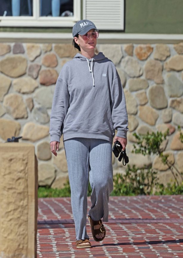 Katy Perry - Shopping candids in Montecito