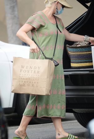 Katy Perry - Shopping candids in Santa Barbara