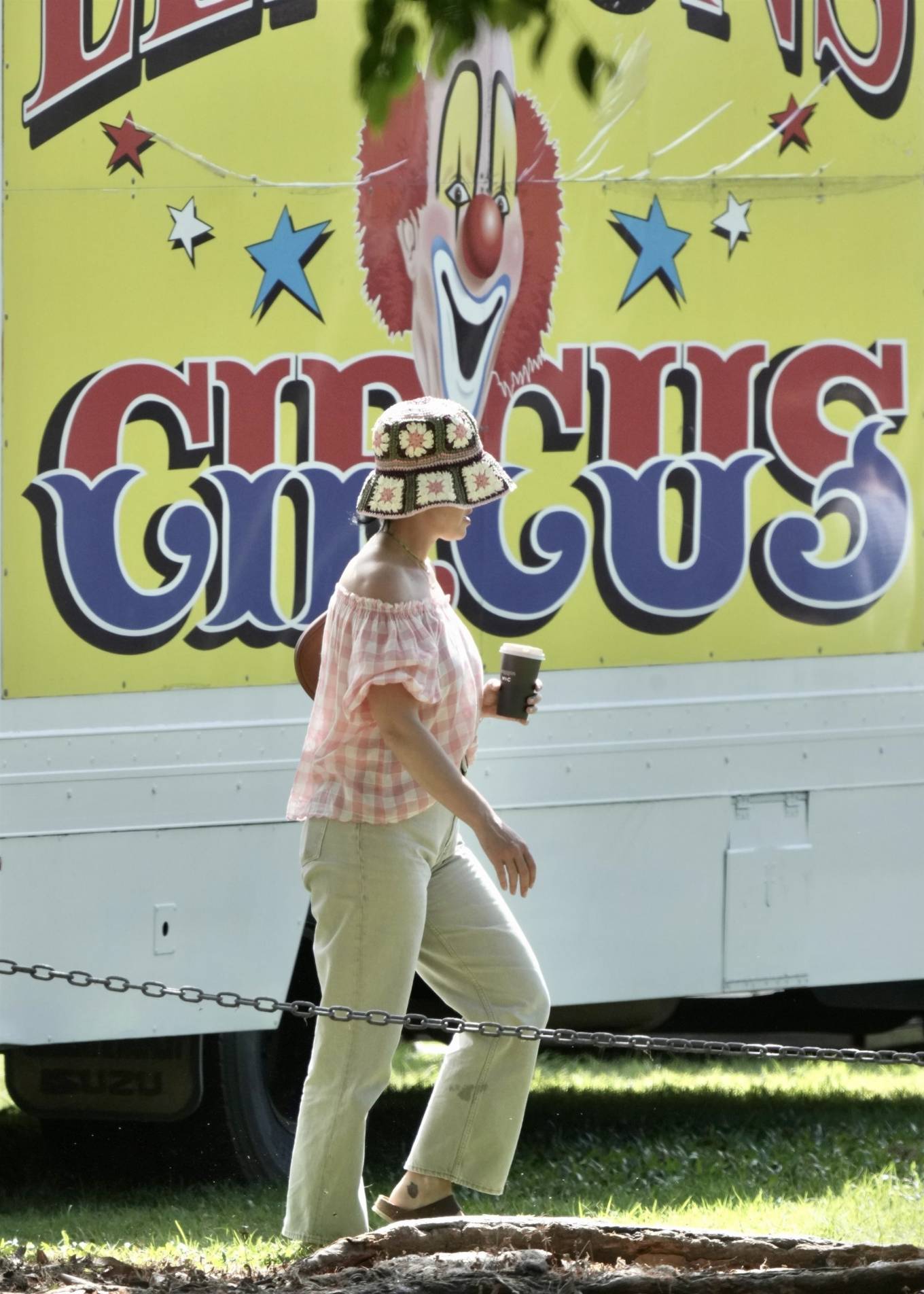 Katy Perry - Takes the kids to the Circus in Port Douglas - Australia