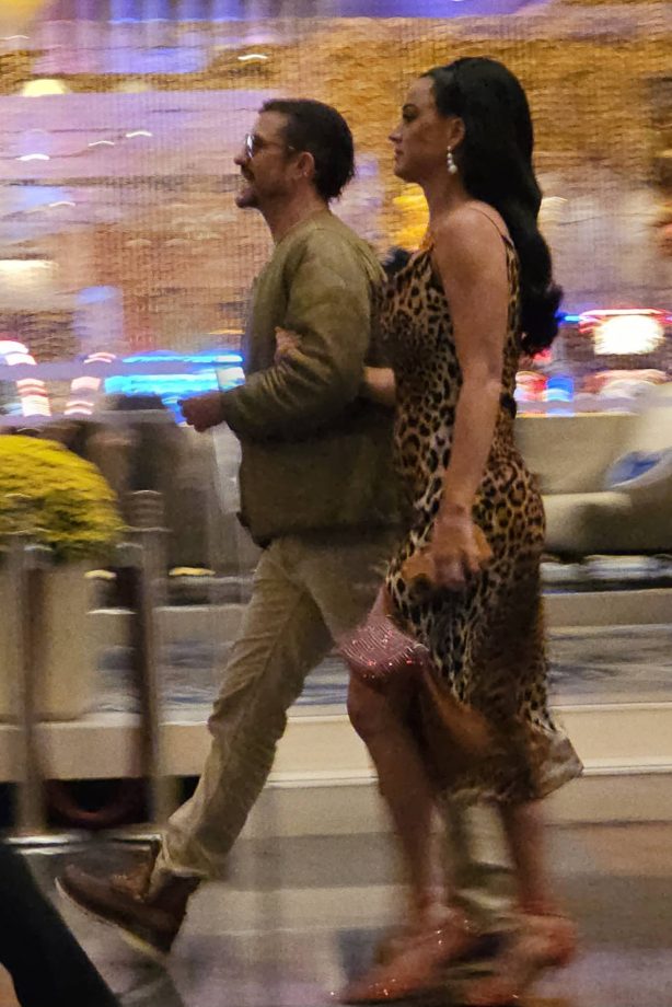 Katy Perry - With husband Orlando Bloom on date night in Las Vegas