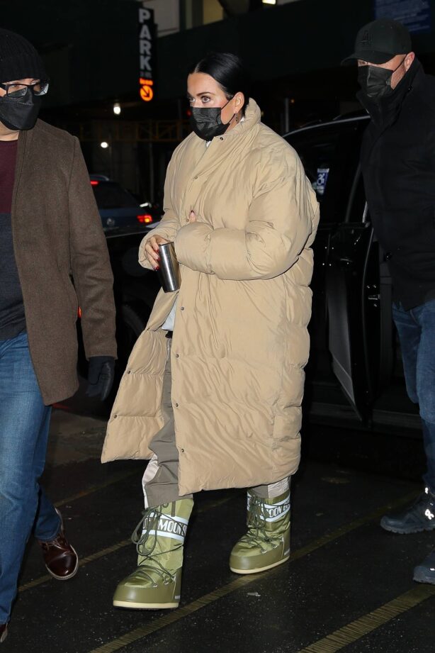 Katy Perry - With Orlando Bloom arrive at their hotel in New York