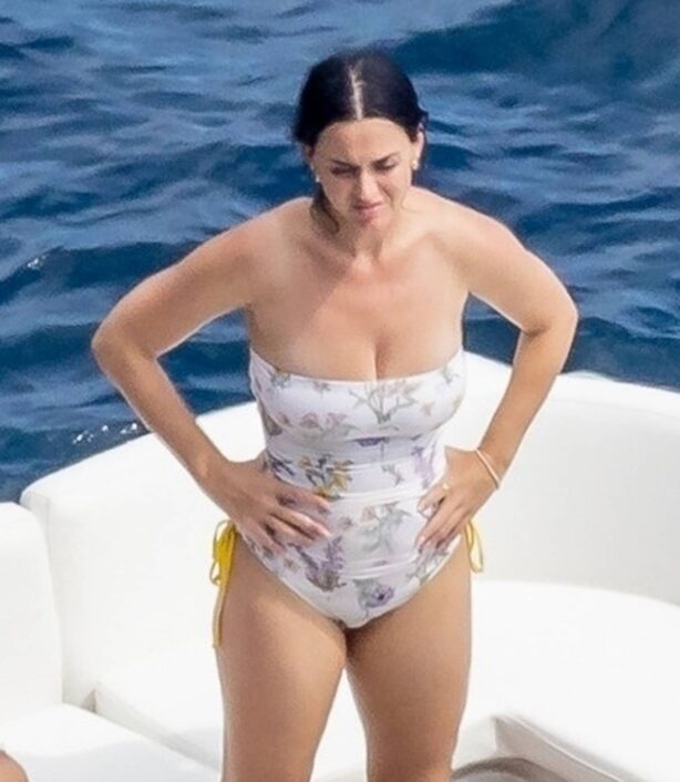 Katy Perry - With Orlando Bloom on holiday in Positano - Italy
