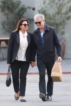 Keely Shaye Smith - Steps out in Malibu