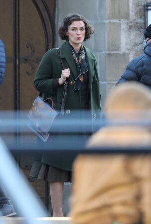 Keira Knightley - - Filming 'Boston Strangler' in Cambridge - Massachusetts