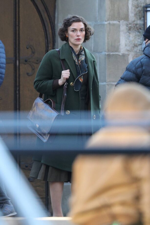 Keira Knightley - - Filming 'Boston Strangler' in Cambridge - Massachusetts