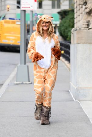 Kelly Bensimon - Dressed like Tinkerbell on heading to a Halloween party in New York