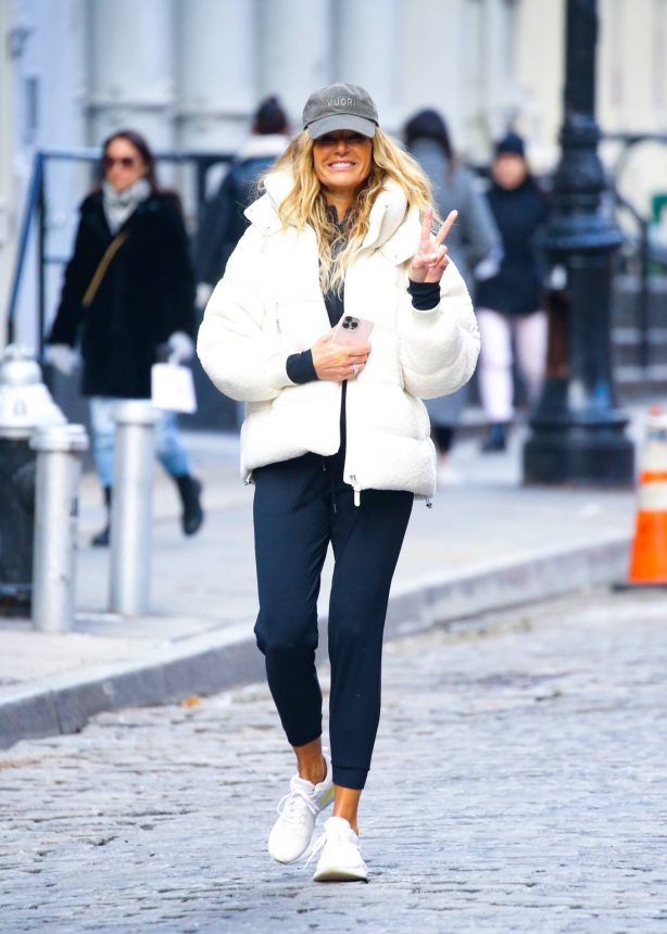 Kelly Bensimon - Flashes the peace sign while out in Soho - New York