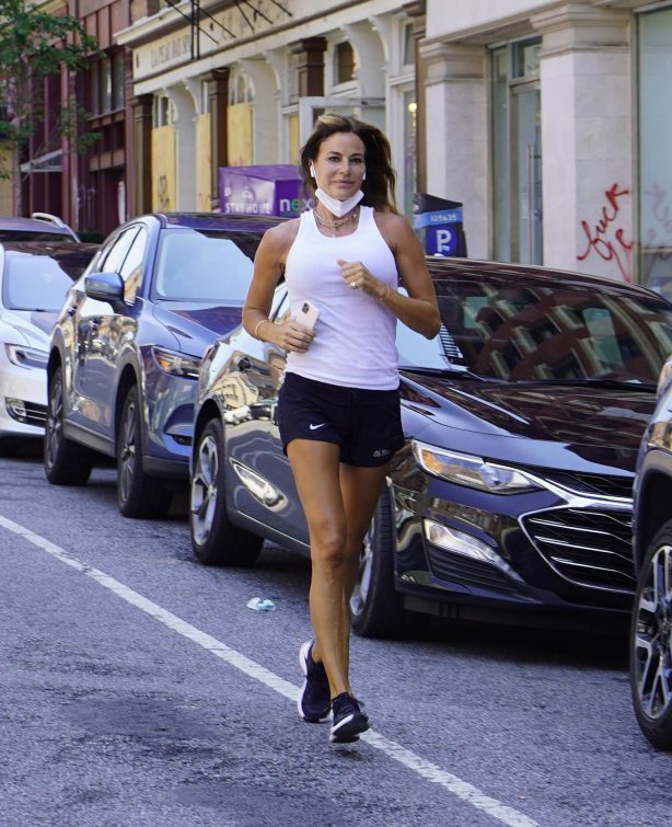Kelly Bensimon - Heads out for a Jog in New York City
