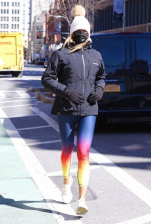 Kelly Bensimon - In a spandex out for a morning jog around Manhattan