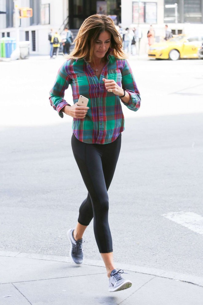 Kelly Bensimon in Leggings Jogging in NY