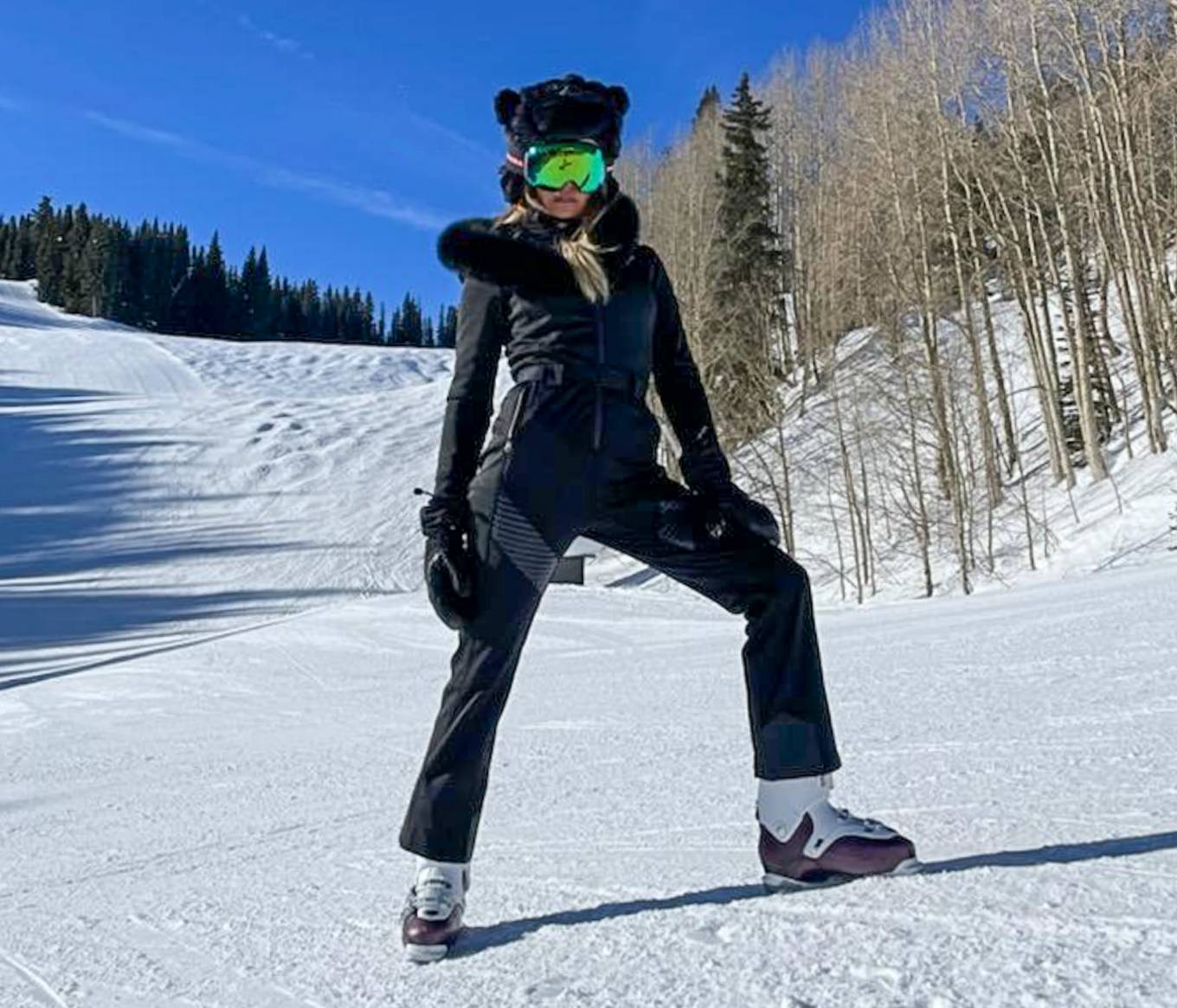 Kelly Bensimon 2022 : Kelly Bensimon – Posing in Aspen-01