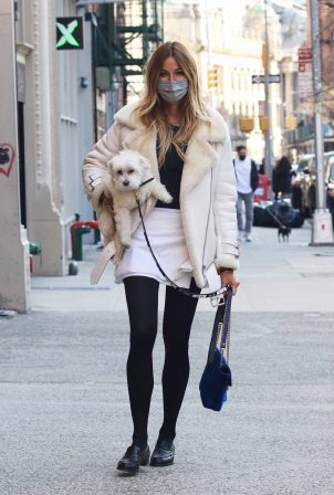 Kelly Bensimon - Seen carrying her dog in NYC