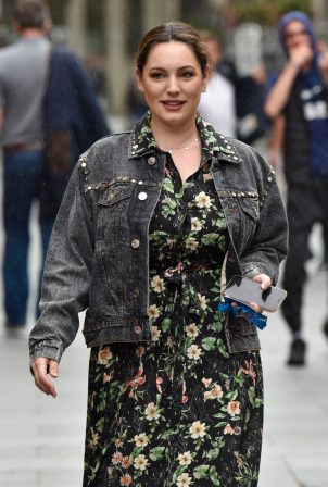 Kelly Brook - Arrives at Heart radio in London