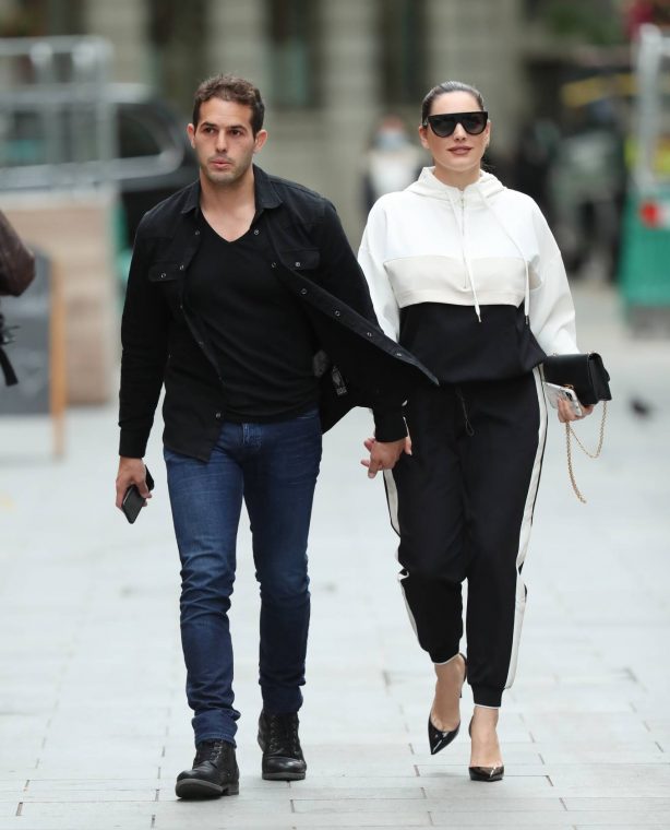 Kelly Brook - Arrives at Heart radio with boyfriend Jeremy Parisi in London