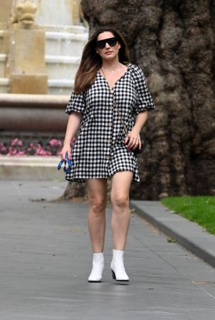 Kelly Brook - Spotted at the Global Radio Studios on Leicester Square in London