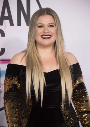 Kelly Clarkson - 2017 American Music Awards in Los Angeles