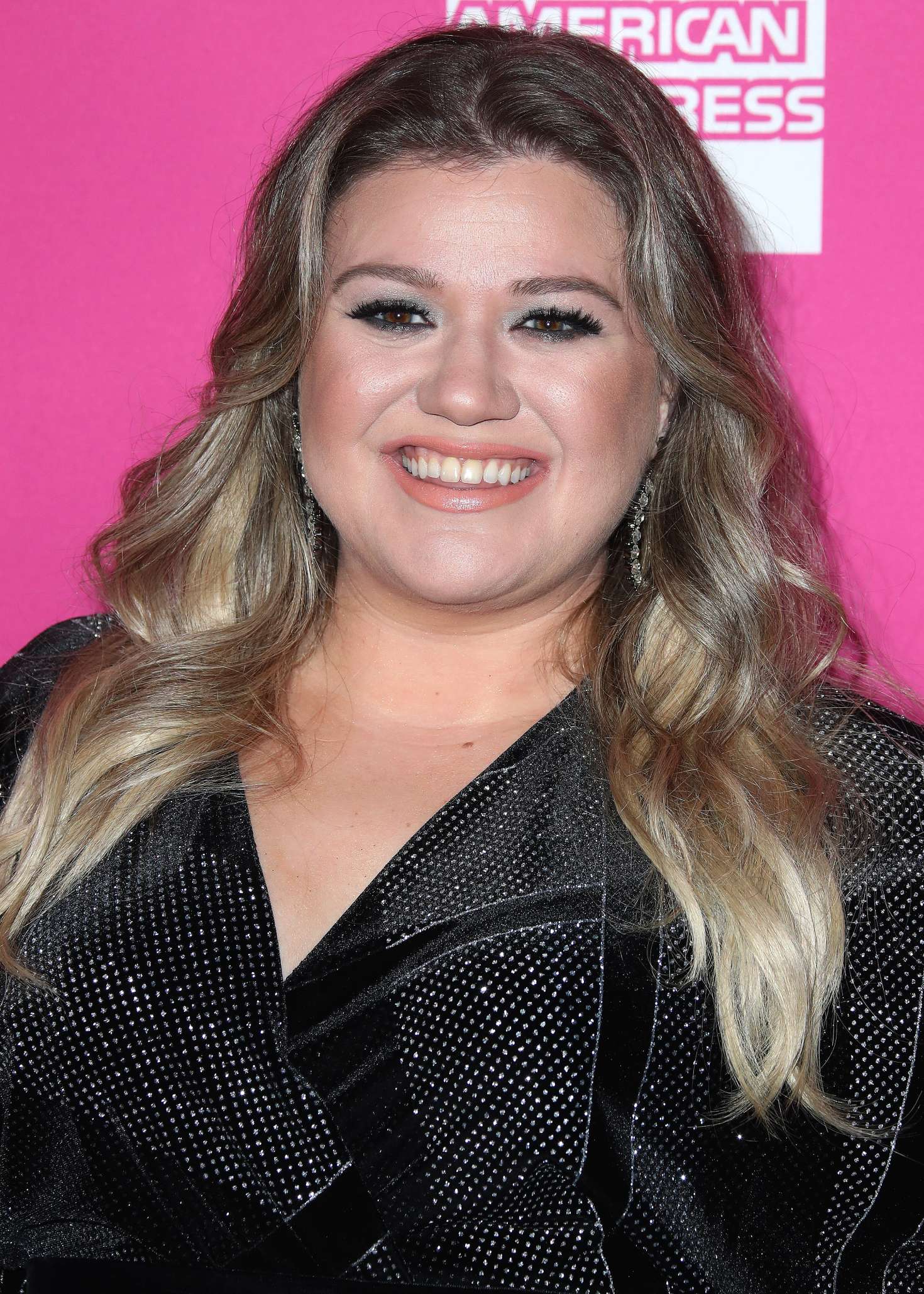 Kelly Clarkson – Billboard Women in Music 2017 in Los Angeles – GotCeleb