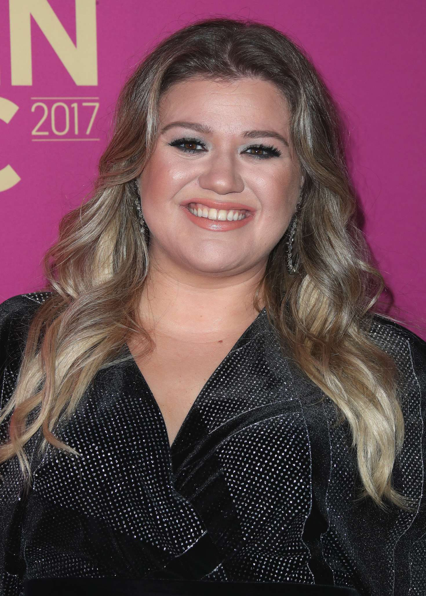 Kelly Clarkson: Billboard Women in Music 2017 -06 – GotCeleb