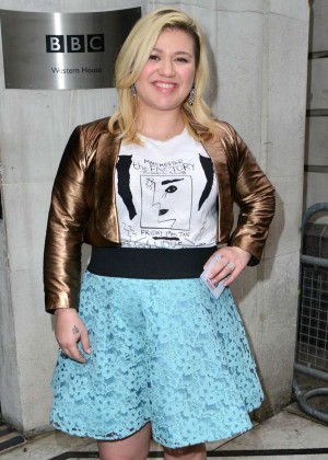 Kelly Clarkson in Short Skirt at BBC Studios in London