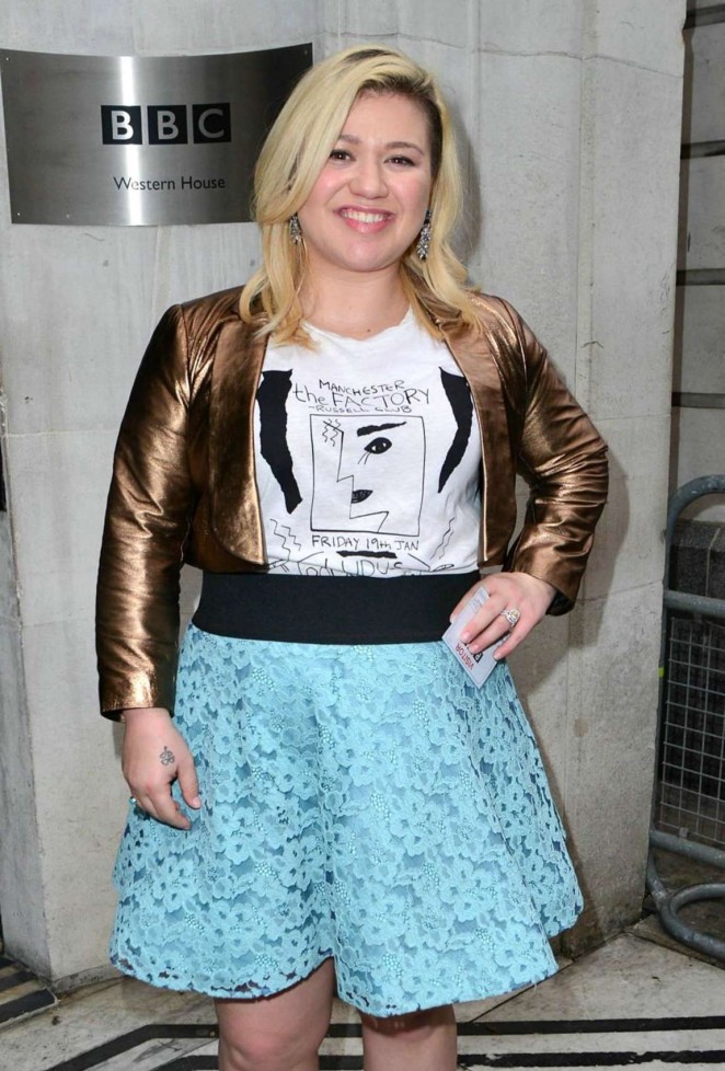 Kelly Clarkson in Short Skirt at BBC Studios in London
