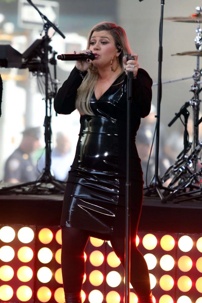 Kelly Clarkson - Perform on NBC's 'Today' in New York City