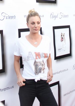 Kelly Cuoco - Hollywood Improve Stand up For Pits Event in Los Angeles