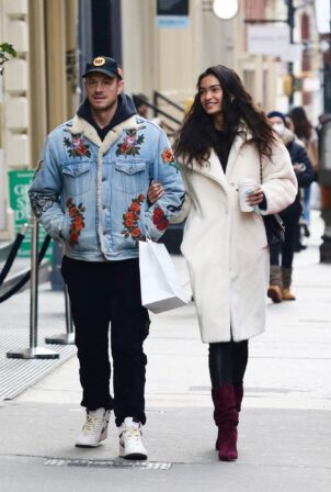 Kelly Gale - Out for a stroll around Manhattan’s Soho area