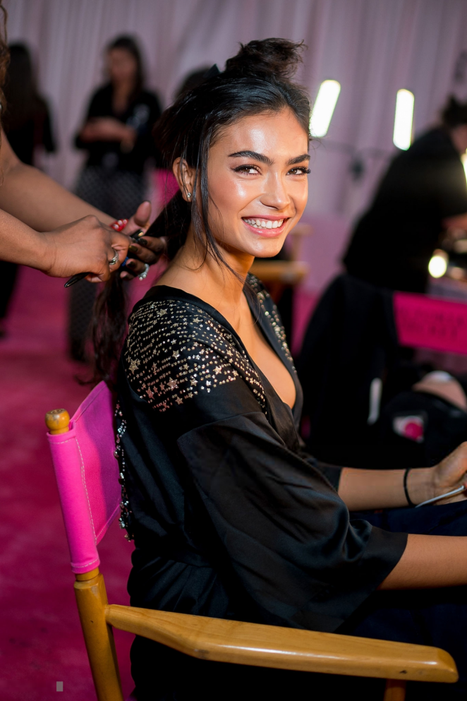 Kelly Gale - Victoria's Secret Fashion Show 2018 Backstage in NY