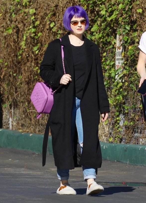 Kelly Osbourne steps out with Lisa Stelly to a nail salon appointment
