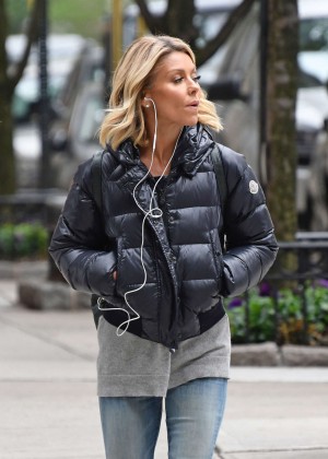 Kelly Ripa in Jeans out in New York City