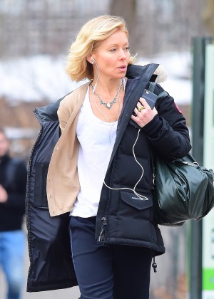 Kelly Ripa on Central Park Stroll in NYC