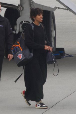 Kelly Rowland - Arrives at Van Nuys Airport