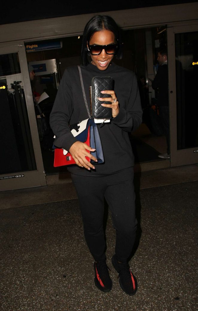 Kelly Rowland - Arrives to LAX airport in Los Angeles