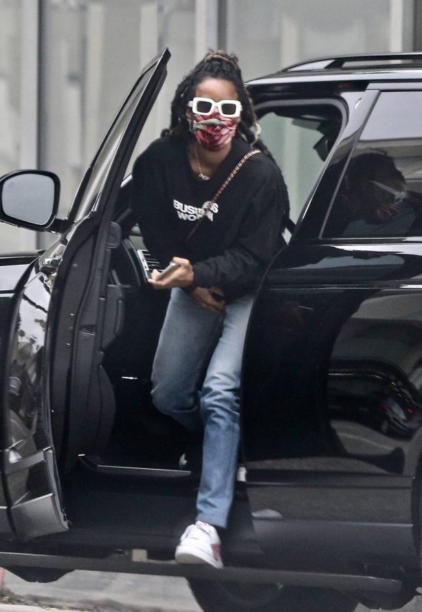 Kelly Rowland - Arrives to the doctor's office in Beverly Hills