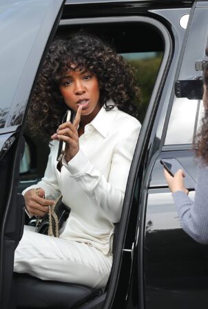 Kelly Rowland - Leaving a hair salon in Beverly Hills