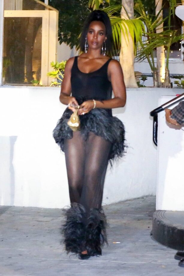 Kelly Rowland - Leaving Sunset Towers in West Hollywood