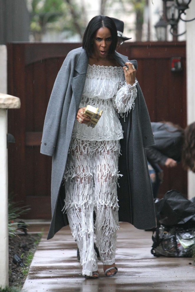 Kelly Rowland out in Beverly Hills