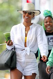 Kelly Rowland - Spotted at the Bondi Junction shopping center in Sydney