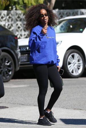 Kelly Rowland - Steps Out in Beverly Hills