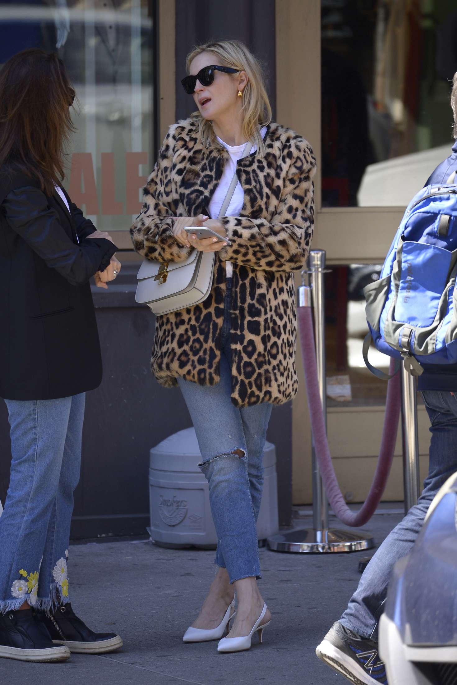 Kelly Rutherford 2018 : Kelly Rutherford in Leopard fur coat -03